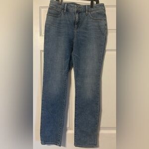 Chico’s So Slimming Girlfriend Ankle Jean Size 1R (8), light/medium wash, NWOT